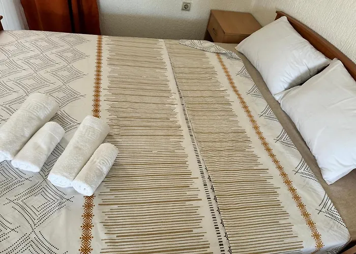 Airport Golubovci Appartement *